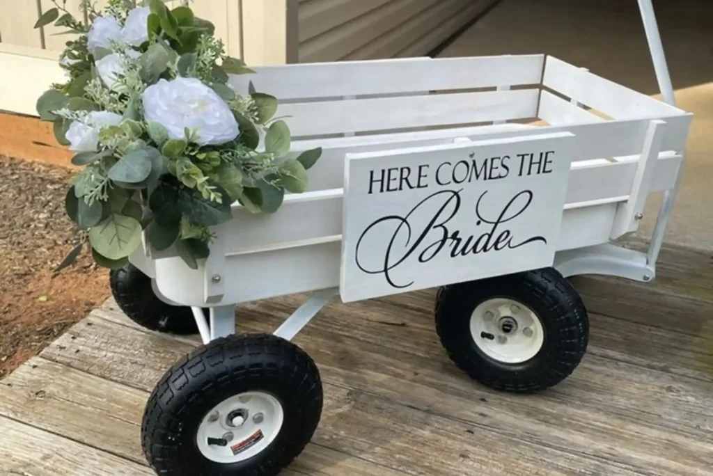 How to Decorate a Wagon for Wedding