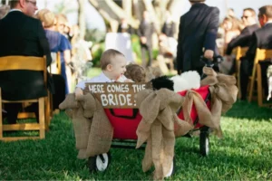 How to Decorate a Wagon for Wedding