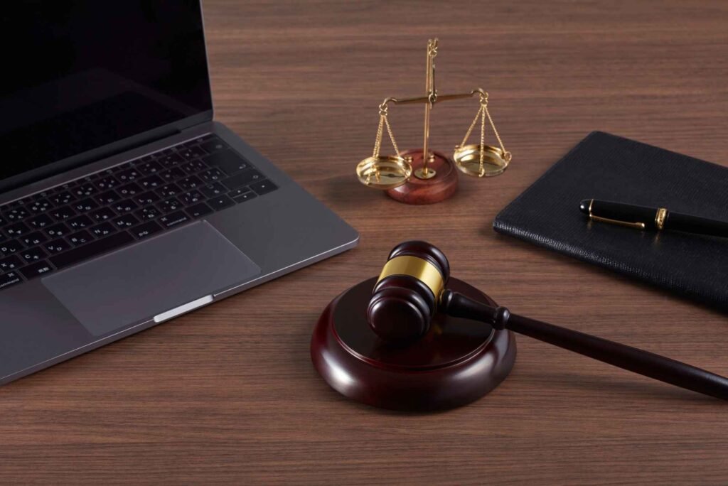 How can Divorce Lawyers in Dubai assist with international divorce cases?