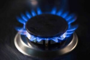 Complete Guide to Why Gas Stove Burners Create Orange Flames